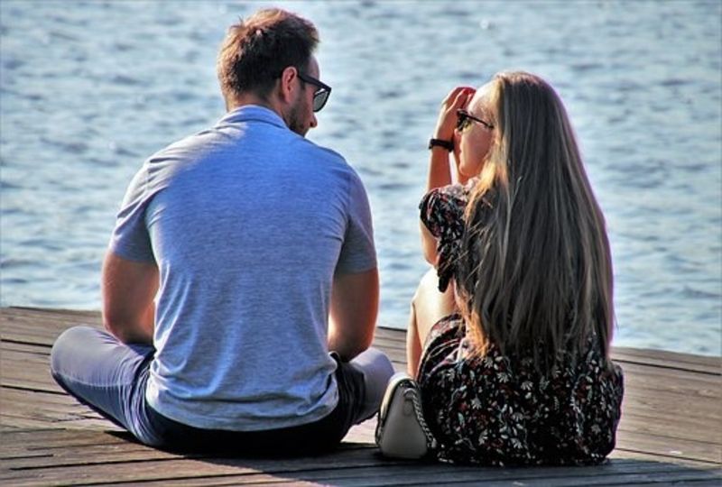 chat on pier