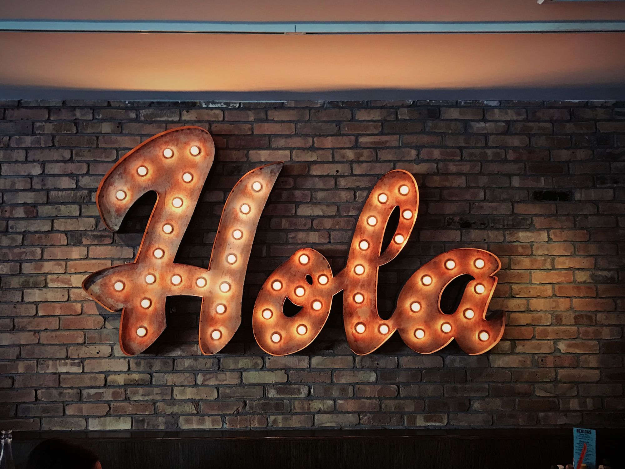 Hola sign