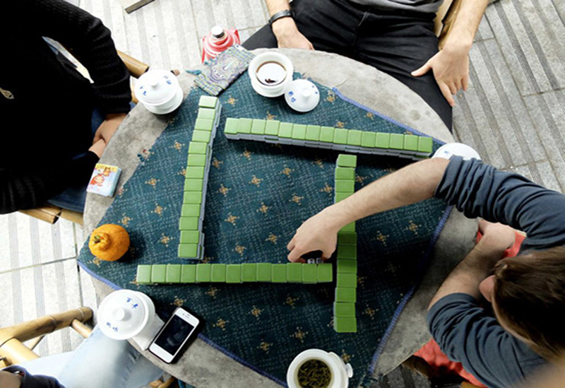 Mahjong tiles and table