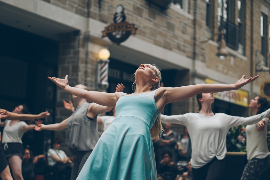 People dancing