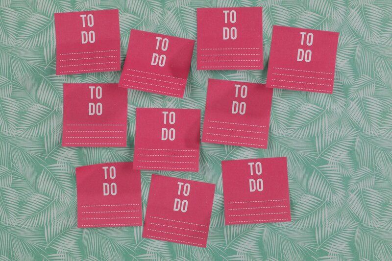 post-it notes saying to do