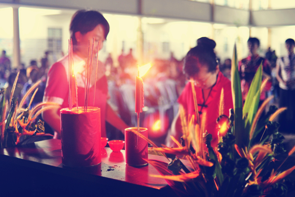 Worship and prayer during mid autumn festival